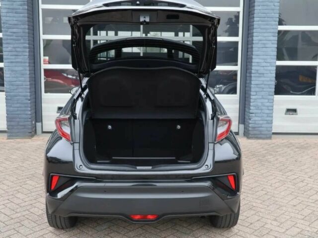 Черный Тойота C-HR, объемом двигателя 1.8 л и пробегом 60 тыс. км за 16950 $, фото 6 на Automoto.ua