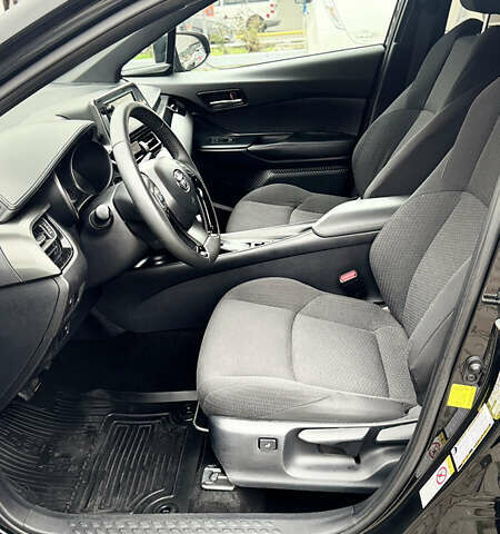 Черный Тойота C-HR, объемом двигателя 1.99 л и пробегом 86 тыс. км за 16700 $, фото 17 на Automoto.ua