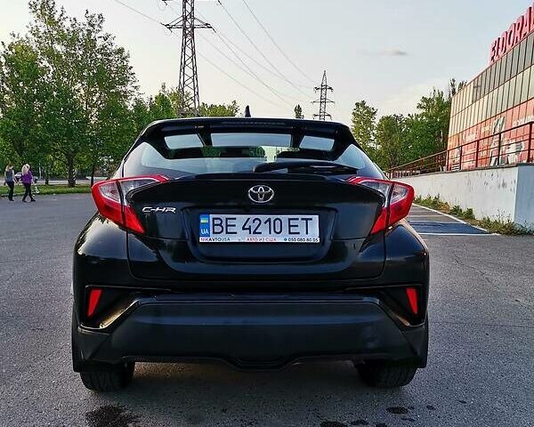 Черный Тойота C-HR, объемом двигателя 2 л и пробегом 78 тыс. км за 18500 $, фото 3 на Automoto.ua