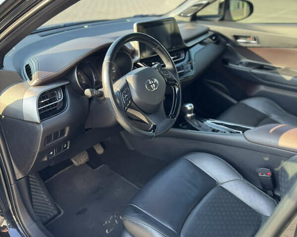 Черный Тойота C-HR, объемом двигателя 1.2 л и пробегом 142 тыс. км за 18000 $, фото 9 на Automoto.ua