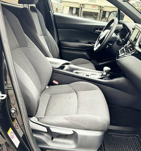 Черный Тойота C-HR, объемом двигателя 1.99 л и пробегом 86 тыс. км за 16700 $, фото 22 на Automoto.ua