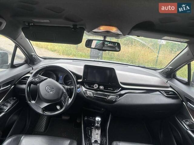 Черный Тойота C-HR, объемом двигателя 1.8 л и пробегом 120 тыс. км за 18866 $, фото 7 на Automoto.ua