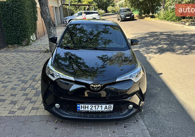 Черный Тойота C-HR, объемом двигателя 1.99 л и пробегом 86 тыс. км за 17400 $, фото 1 на Automoto.ua