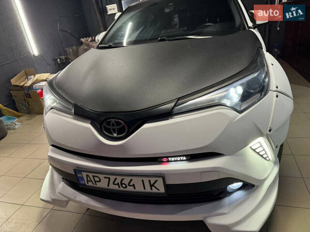 Черный Тойота C-HR, объемом двигателя 1.99 л и пробегом 110 тыс. км за 21000 $, фото 3 на Automoto.ua