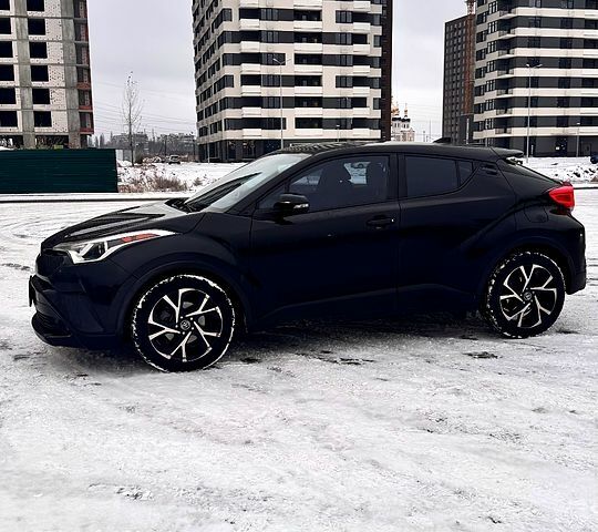 Черный Тойота C-HR, объемом двигателя 2 л и пробегом 131 тыс. км за 18700 $, фото 4 на Automoto.ua