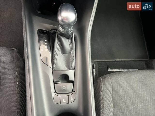 Черный Тойота C-HR, объемом двигателя 1.2 л и пробегом 64 тыс. км за 17200 $, фото 13 на Automoto.ua