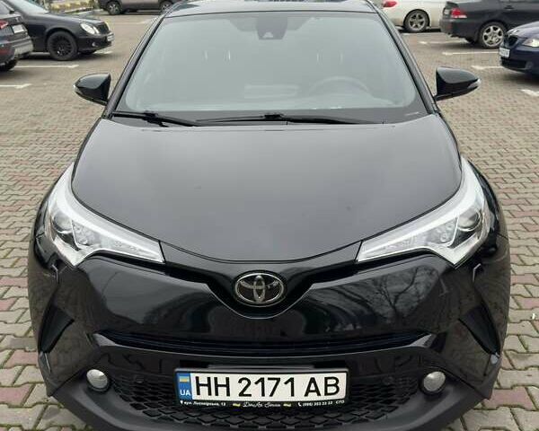 Черный Тойота C-HR, объемом двигателя 1.99 л и пробегом 86 тыс. км за 16700 $, фото 1 на Automoto.ua