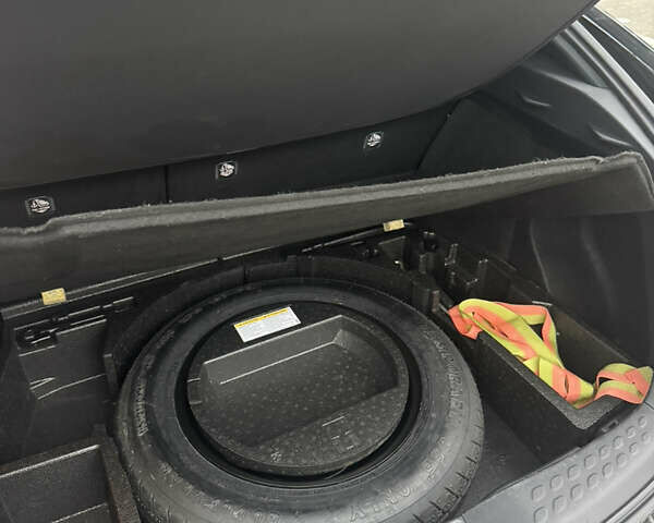 Черный Тойота C-HR, объемом двигателя 1.99 л и пробегом 137 тыс. км за 17900 $, фото 11 на Automoto.ua