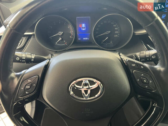 Черный Тойота C-HR, объемом двигателя 1.2 л и пробегом 64 тыс. км за 19100 $, фото 11 на Automoto.ua
