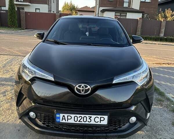 Черный Тойота C-HR, объемом двигателя 1.2 л и пробегом 151 тыс. км за 15000 $, фото 2 на Automoto.ua