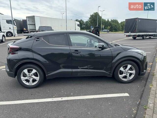 Черный Тойота C-HR, объемом двигателя 1.8 л и пробегом 120 тыс. км за 18866 $, фото 6 на Automoto.ua