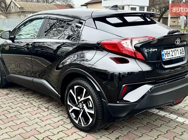 Черный Тойота C-HR, объемом двигателя 1.99 л и пробегом 86 тыс. км за 16700 $, фото 4 на Automoto.ua