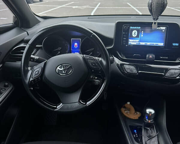 Черный Тойота C-HR, объемом двигателя 1.99 л и пробегом 137 тыс. км за 17900 $, фото 13 на Automoto.ua