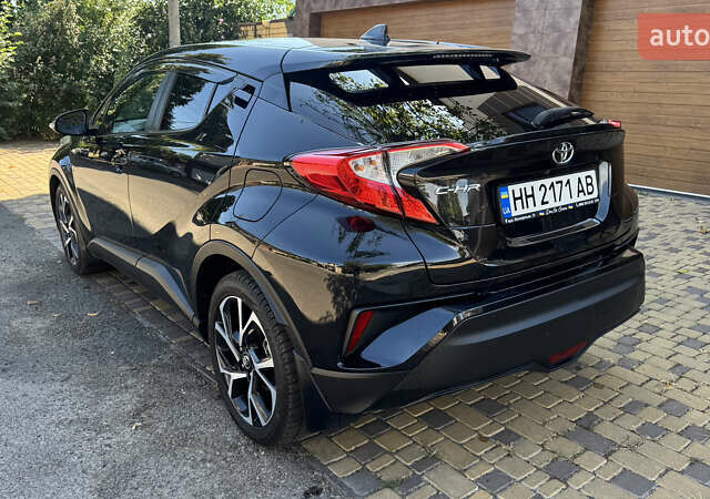 Черный Тойота C-HR, объемом двигателя 1.99 л и пробегом 86 тыс. км за 17400 $, фото 6 на Automoto.ua