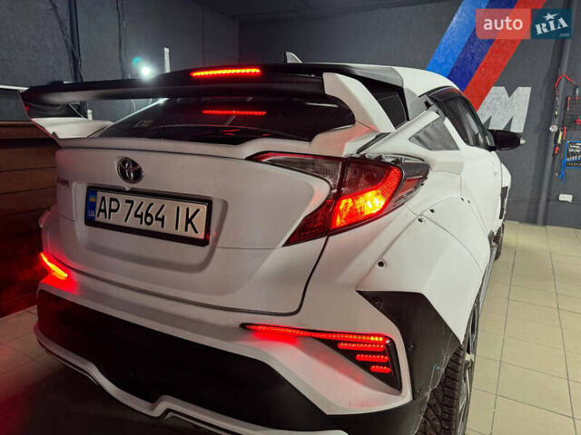 Черный Тойота C-HR, объемом двигателя 1.99 л и пробегом 110 тыс. км за 21000 $, фото 6 на Automoto.ua