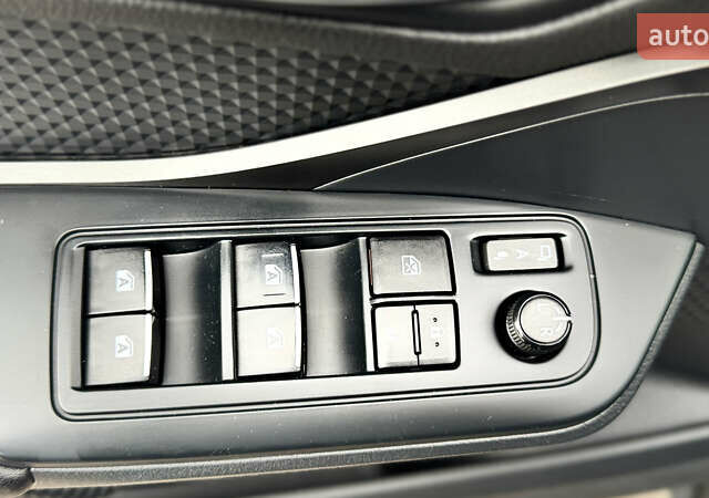 Черный Тойота C-HR, объемом двигателя 1.99 л и пробегом 86 тыс. км за 16700 $, фото 16 на Automoto.ua