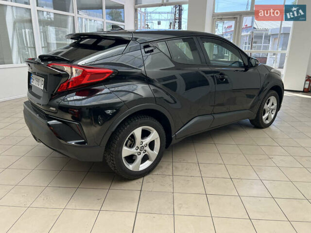 Черный Тойота C-HR, объемом двигателя 1.2 л и пробегом 64 тыс. км за 19100 $, фото 4 на Automoto.ua