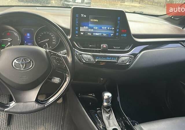 Черный Тойота C-HR, объемом двигателя 1.8 л и пробегом 138 тыс. км за 24500 $, фото 4 на Automoto.ua
