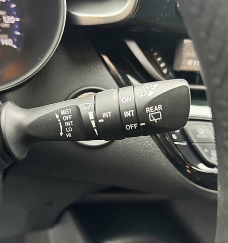 Черный Тойота C-HR, объемом двигателя 1.99 л и пробегом 86 тыс. км за 16700 $, фото 32 на Automoto.ua