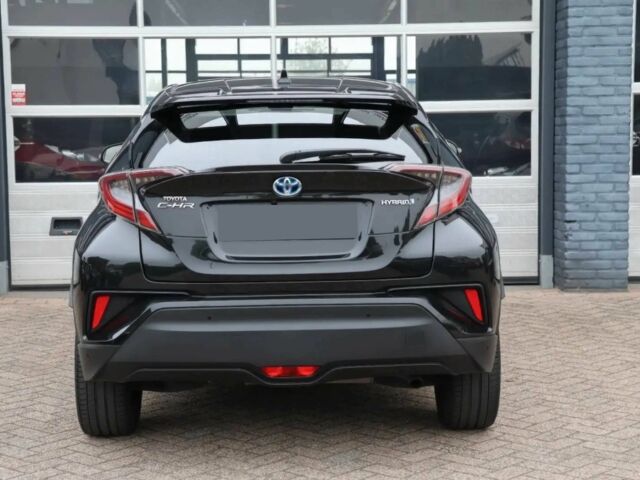 Черный Тойота C-HR, объемом двигателя 1.8 л и пробегом 60 тыс. км за 16950 $, фото 5 на Automoto.ua
