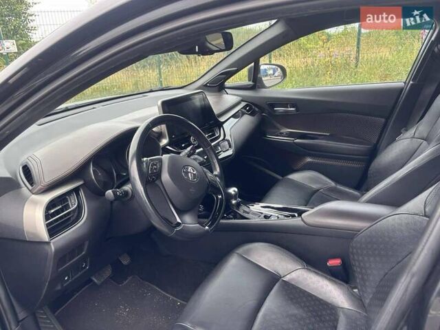Черный Тойота C-HR, объемом двигателя 1.8 л и пробегом 120 тыс. км за 18866 $, фото 9 на Automoto.ua