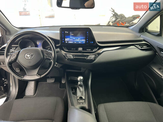 Черный Тойота C-HR, объемом двигателя 1.2 л и пробегом 64 тыс. км за 19100 $, фото 10 на Automoto.ua
