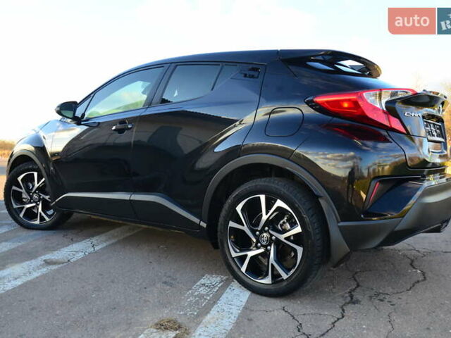 Чорний Тойота C-HR, об'ємом двигуна 2 л та пробігом 77 тис. км за 15850 $, фото 27 на Automoto.ua