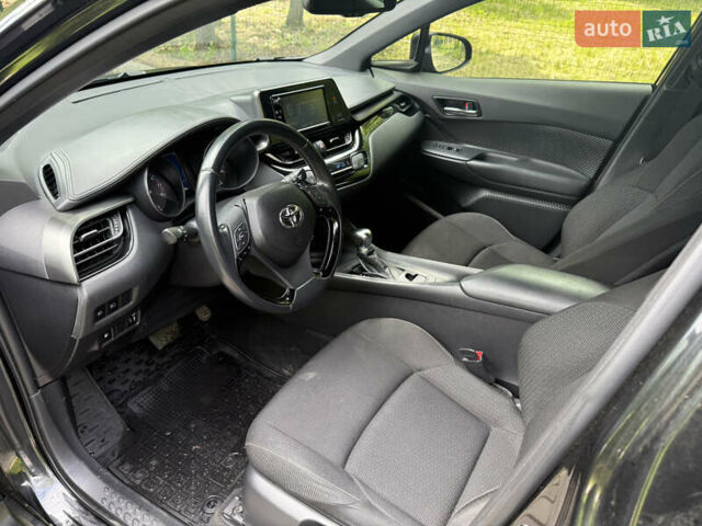 Черный Тойота C-HR, объемом двигателя 1.99 л и пробегом 67 тыс. км за 22000 $, фото 10 на Automoto.ua