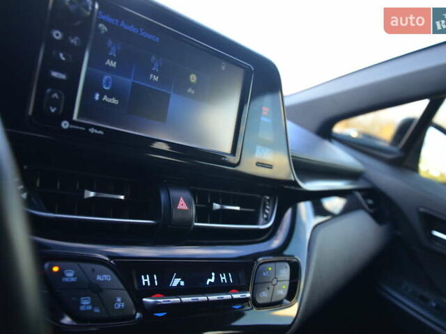 Чорний Тойота C-HR, об'ємом двигуна 2 л та пробігом 77 тис. км за 15850 $, фото 68 на Automoto.ua