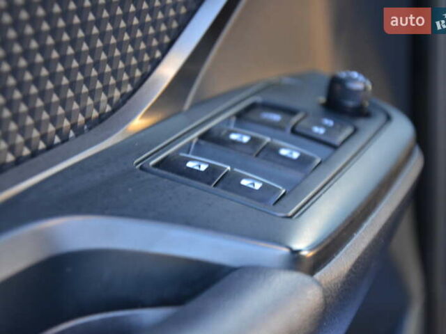 Чорний Тойота C-HR, об'ємом двигуна 2 л та пробігом 77 тис. км за 15850 $, фото 42 на Automoto.ua