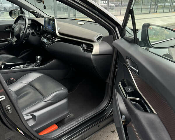 Чорний Тойота C-HR, об'ємом двигуна 1.99 л та пробігом 250 тис. км за 16900 $, фото 16 на Automoto.ua