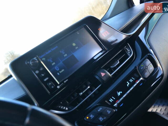 Чорний Тойота C-HR, об'ємом двигуна 2 л та пробігом 77 тис. км за 15850 $, фото 45 на Automoto.ua