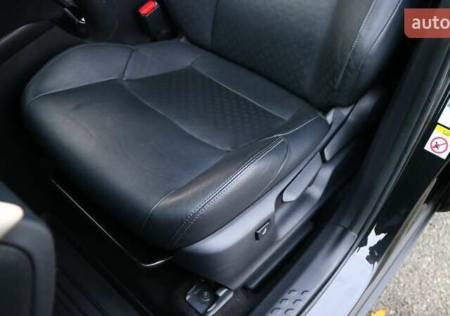 Чорний Тойота C-HR, об'ємом двигуна 1.2 л та пробігом 66 тис. км за 19819 $, фото 14 на Automoto.ua