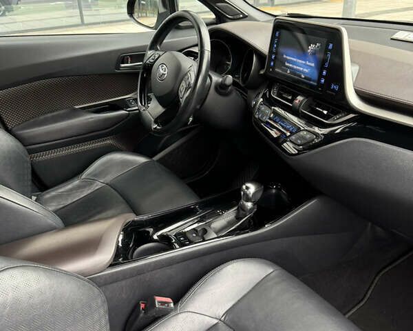 Чорний Тойота C-HR, об'ємом двигуна 1.99 л та пробігом 250 тис. км за 16900 $, фото 15 на Automoto.ua