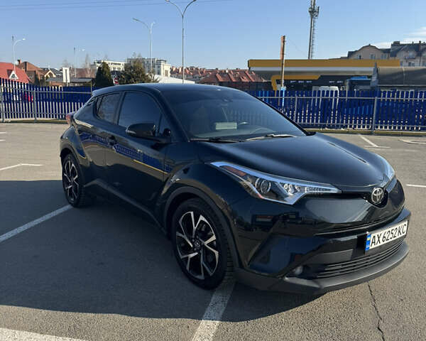 Черный Тойота C-HR, объемом двигателя 2 л и пробегом 104 тыс. км за 17500 $, фото 4 на Automoto.ua
