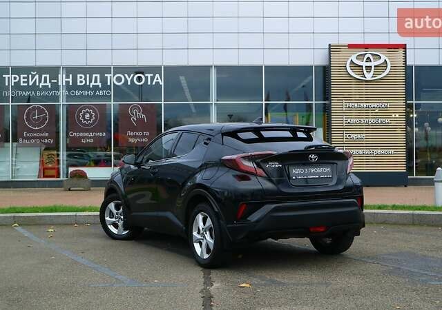 Чорний Тойота C-HR, об'ємом двигуна 1.2 л та пробігом 66 тис. км за 19819 $, фото 1 на Automoto.ua