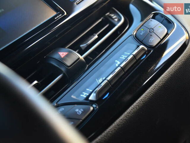 Чорний Тойота C-HR, об'ємом двигуна 2 л та пробігом 77 тис. км за 15850 $, фото 38 на Automoto.ua