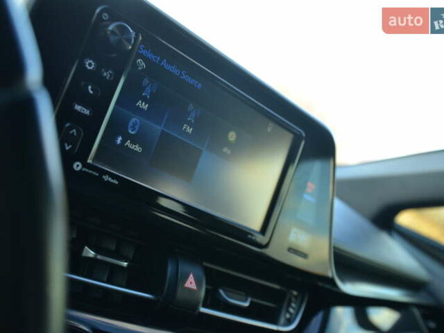 Чорний Тойота C-HR, об'ємом двигуна 2 л та пробігом 77 тис. км за 15850 $, фото 65 на Automoto.ua