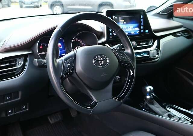 Чорний Тойота C-HR, об'ємом двигуна 1.2 л та пробігом 66 тис. км за 19819 $, фото 19 на Automoto.ua
