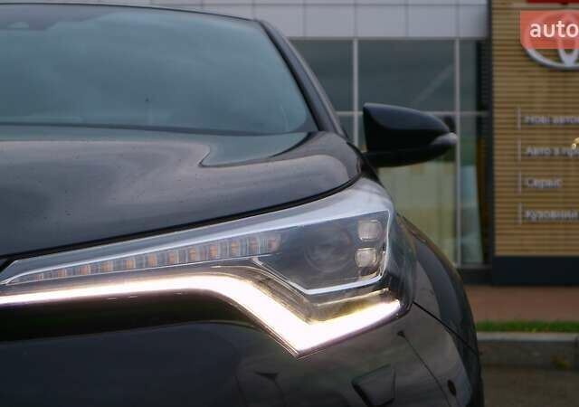 Чорний Тойота C-HR, об'ємом двигуна 1.2 л та пробігом 66 тис. км за 19819 $, фото 25 на Automoto.ua