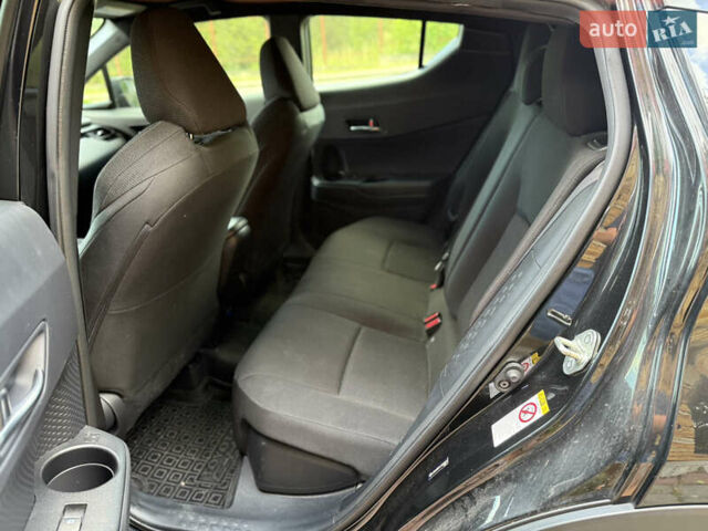 Черный Тойота C-HR, объемом двигателя 1.99 л и пробегом 67 тыс. км за 22000 $, фото 14 на Automoto.ua