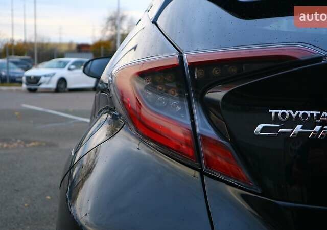 Чорний Тойота C-HR, об'ємом двигуна 1.2 л та пробігом 66 тис. км за 19819 $, фото 26 на Automoto.ua