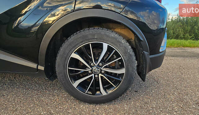 Черный Тойота C-HR, объемом двигателя 1.2 л и пробегом 147 тыс. км за 15346 $, фото 8 на Automoto.ua