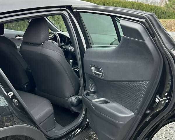 Тойота C-HR 2019 в Днепре (Днепропетровске) на Automoto.ua Черный Тойота C-HR, объемом двигателя 2 л и пробегом 66 тыс. км за 17500 $, фото 12 на Automoto.ua