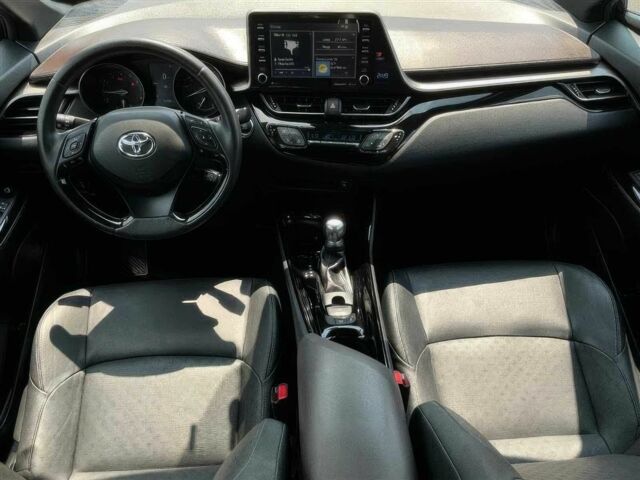 Тойота C-HR 2019 у Києві на Automoto.ua Чорний Тойота C-HR, об'ємом двигуна 2 л та пробігом 30 тис. км за 6100 $, фото 7 на Automoto.ua