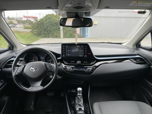 Черный Тойота C-HR, объемом двигателя 1.2 л и пробегом 76 тыс. км за 19900 $, фото 15 на Automoto.ua