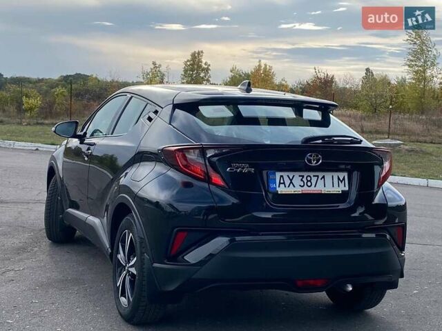 Черный Тойота C-HR, объемом двигателя 1.2 л и пробегом 76 тыс. км за 19900 $, фото 5 на Automoto.ua
