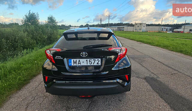 Черный Тойота C-HR, объемом двигателя 1.2 л и пробегом 147 тыс. км за 15346 $, фото 5 на Automoto.ua