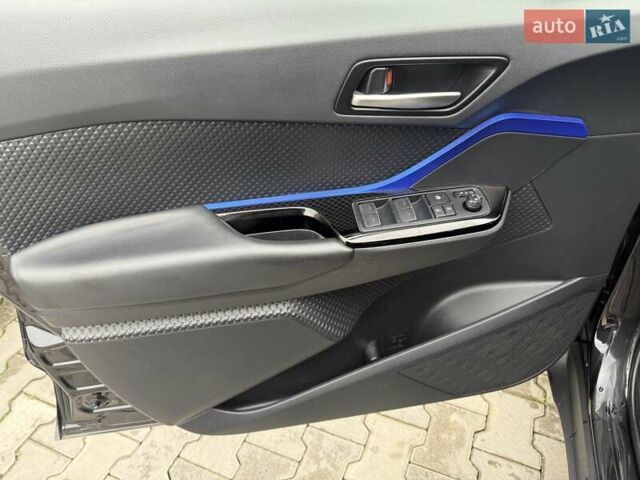 Чорний Тойота C-HR, об'ємом двигуна 1.8 л та пробігом 65 тис. км за 23800 $, фото 14 на Automoto.ua