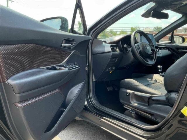 Черный Тойота C-HR, объемом двигателя 2 л и пробегом 36 тыс. км за 7400 $, фото 9 на Automoto.ua